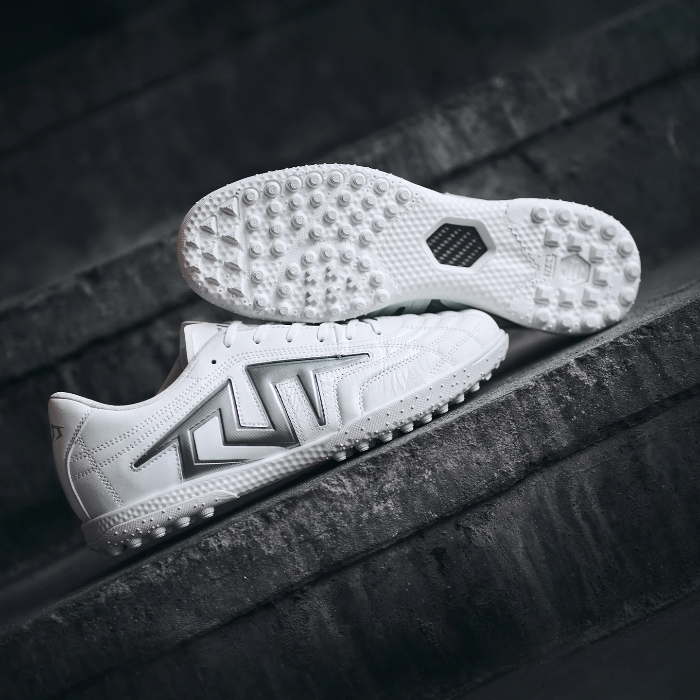 TLSS TACTICIAN.LIGHT pro Fooall oes Kangaroo Skin TF Spike 2E Wide