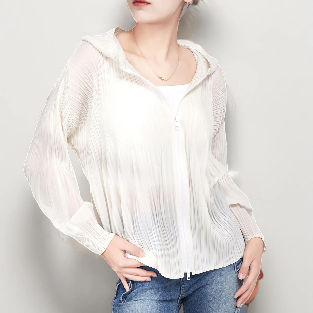 

2023 Women's thin hooded coat Long sleeve zipper pleated cardigan coat