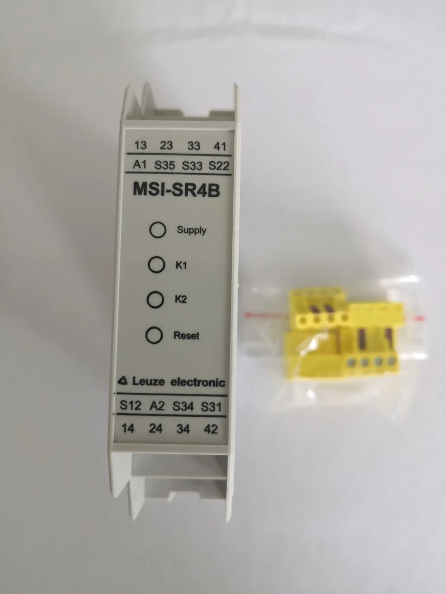 

New original Leuze safety relay MSI-SR4B-01