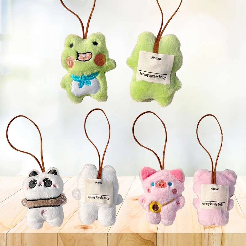 

1PC Cartoon Squeak Doll Name Sticker Pendant Frog Pig Rabbit Panda Plush Toy Anti-lost Mark Luggage Tag Charm Keychain Bag Decor