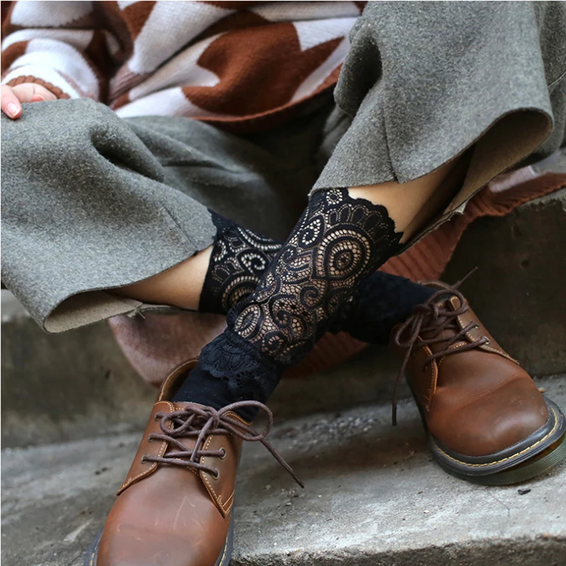 Lolita Cute Women socks Kawaii Short Ruffle Black White Lace Socks For Girls Korean Style Women Stockings