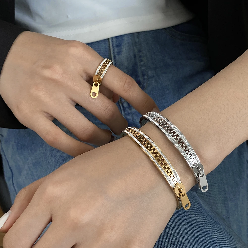AENSOA Luxurious Gold-Plated Rhinestone Bracelet Bangles - Stainless Steel, Waterproof & Rust Resistant