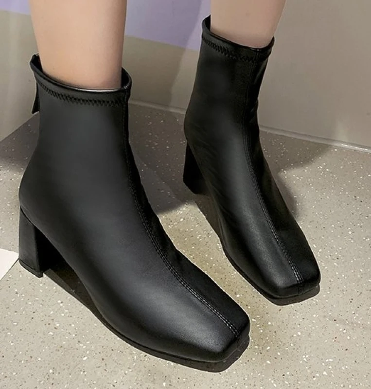 NEW Autumn and Winter 2024 Female Large Short Boots High Heel Back Zipper Mid Fashion Boots Warm Women's Boots Plus Size 42 43