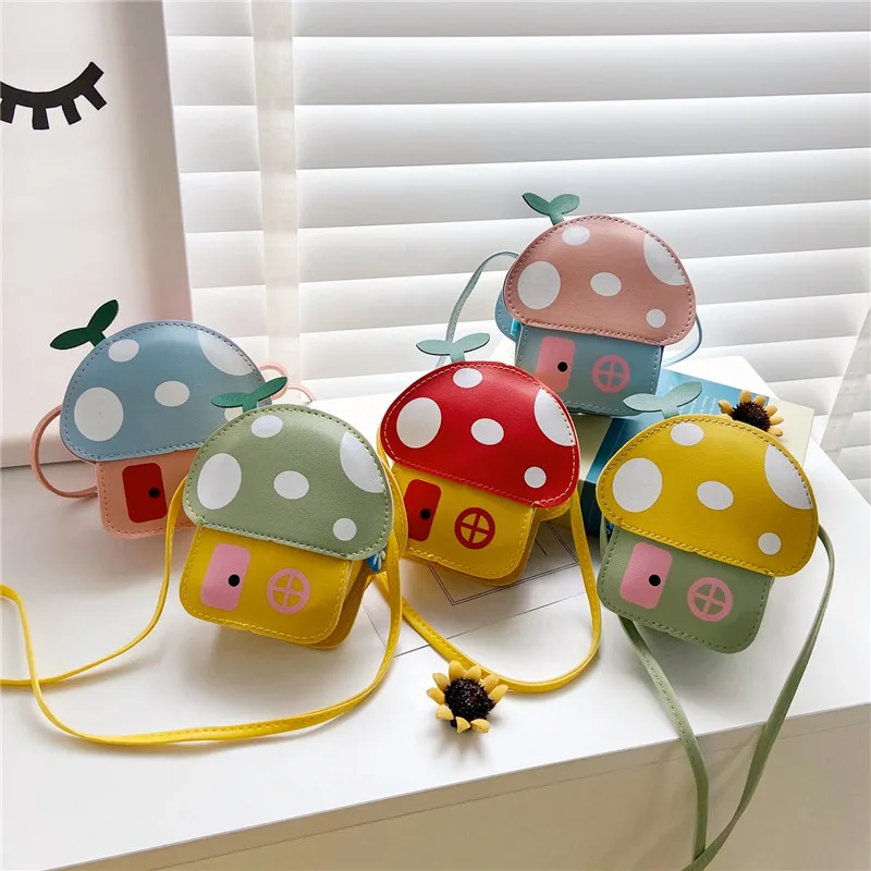 New Kids Messenger Bag Cute Cartoon Mushroom House Styling portamonete per neonate Fashion Princess Shoulder Bag regali per ragazze