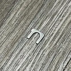 High-Quality Replacement Plastic Swivel Hinge for Headphone Repair and Spare Parts (Metal Pin)