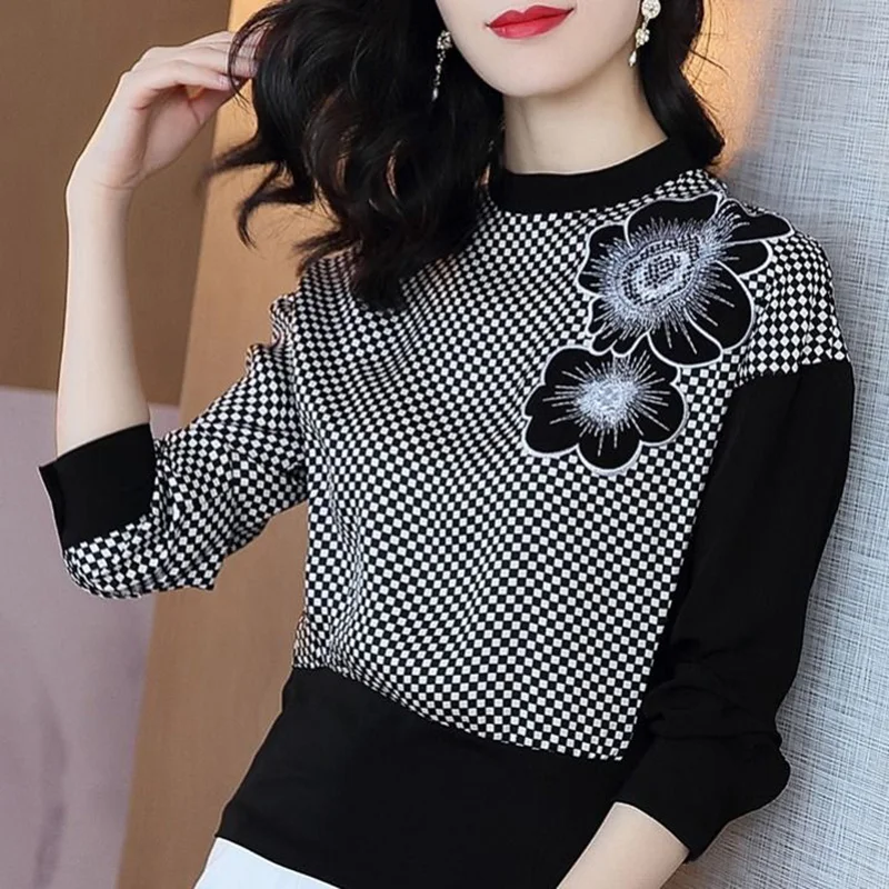 Stylish Printed Spliced Embroidery Floral Blouse Women's Clothing 2024 Spring New Casual Pullovers Loose Commute Shirt