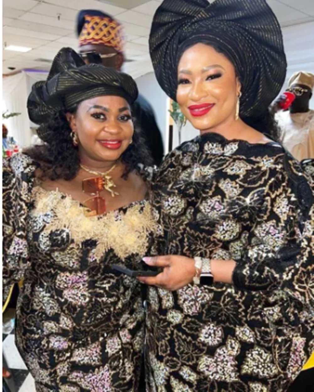 

New Arrival African Purple Velvet Sequin Lace Fabric French 2022 High Quality Cotton Lace Nigeria For Wedding Prom Dress Sew