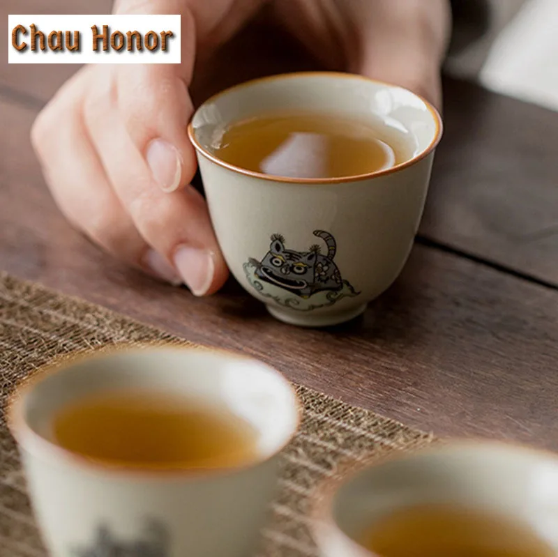 2pc/Set 35ml Honey Glaze Ceramic Tea Cup Add Wings Like A Tige Art Single Bell Cup Creative Kung Fu Tea Master Cup New Year Gift