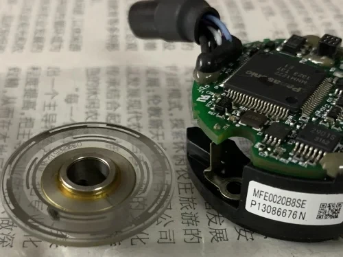 

MEF0020B8SE encoder , In good working condition, free shipping