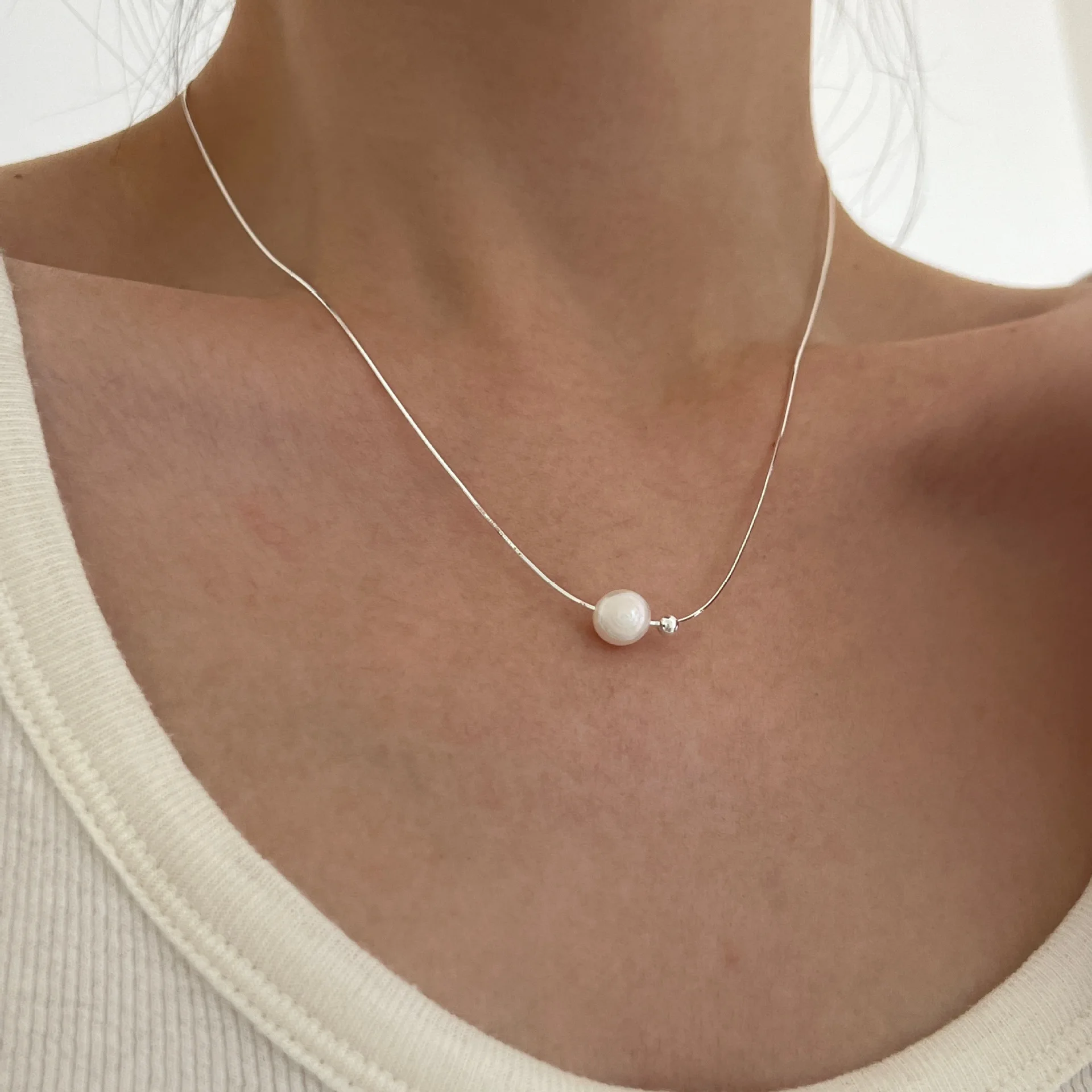 

Silvology 925 Sterling Silver Round Bead Freshwater Pearl Pendant Necklace for Women Clavicle Snake Chain Elegant Fine Jewelry