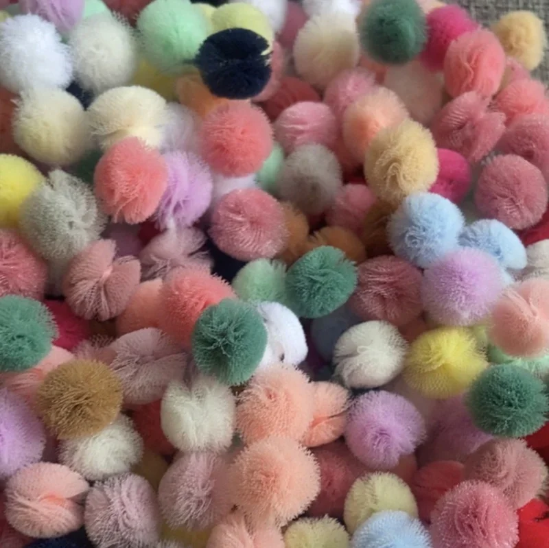 Low Price 15 mm DIY Decoration Korea Lace Mesh Ball Pompom Pom Poms 500pcs Random Color DIY Wedding Decor Pom Balls