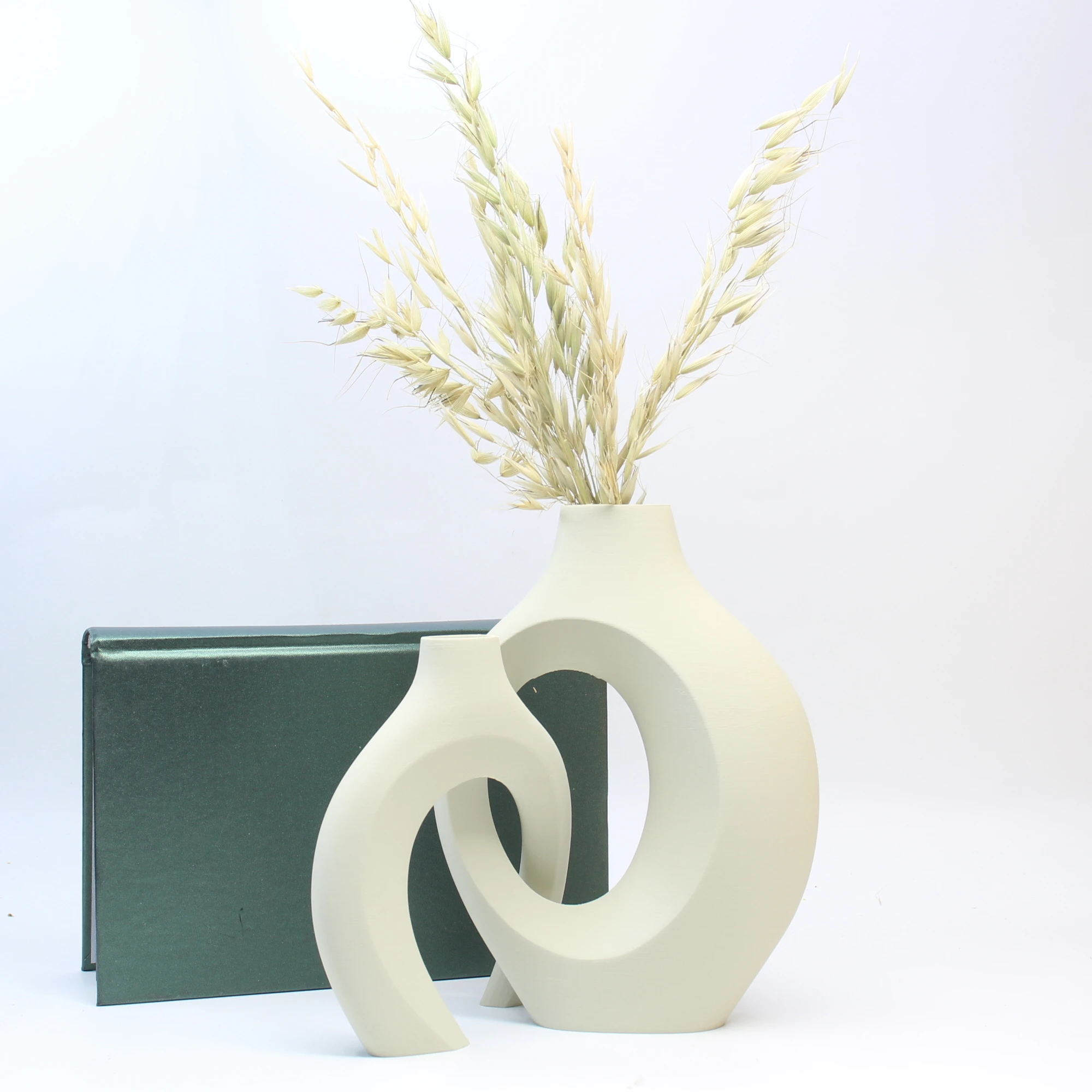 Hugging Couple Decorative Vase Set 3