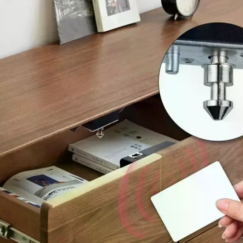 ล็อคประตูตู้ไม้แบบซ่อน DIY พร้อมระบบล็อคอิเล็กทรอนิกส์ RFID สำหรับลิ้นชักอัจฉริยะ ใช้แท็ก RFID 13.56MHz และบัตร IC ติดตั้งง่าย รุ่นใหม่ 1