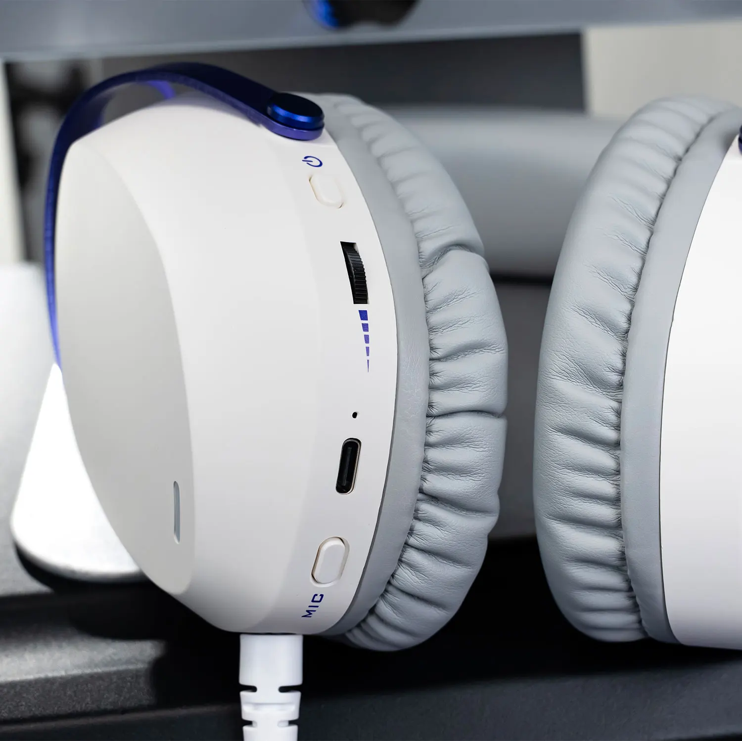 Akko GH300 Gaming Wireless Headphone with Mic Over-Ear Headset 7.1 Virtual Surround Sound Quad-Mode Head-mounted for Music Game