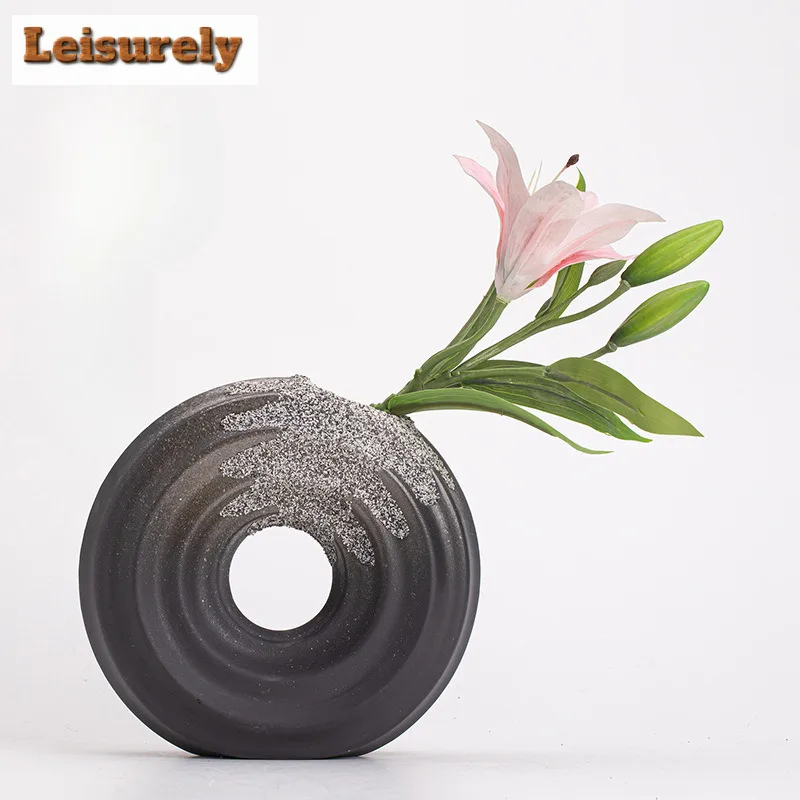 Ceramic Flat Minimalist Vase Wedding Decoration Sweet Donut Shape Flower Vase Oval Hollow Black Vases Fashion Home Living Room