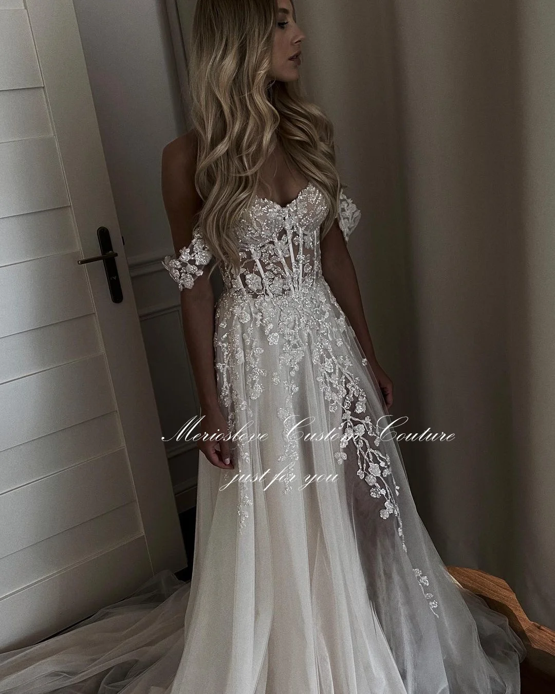 Рисунок 3 - Женское кружевное платье с блестками Merioslove