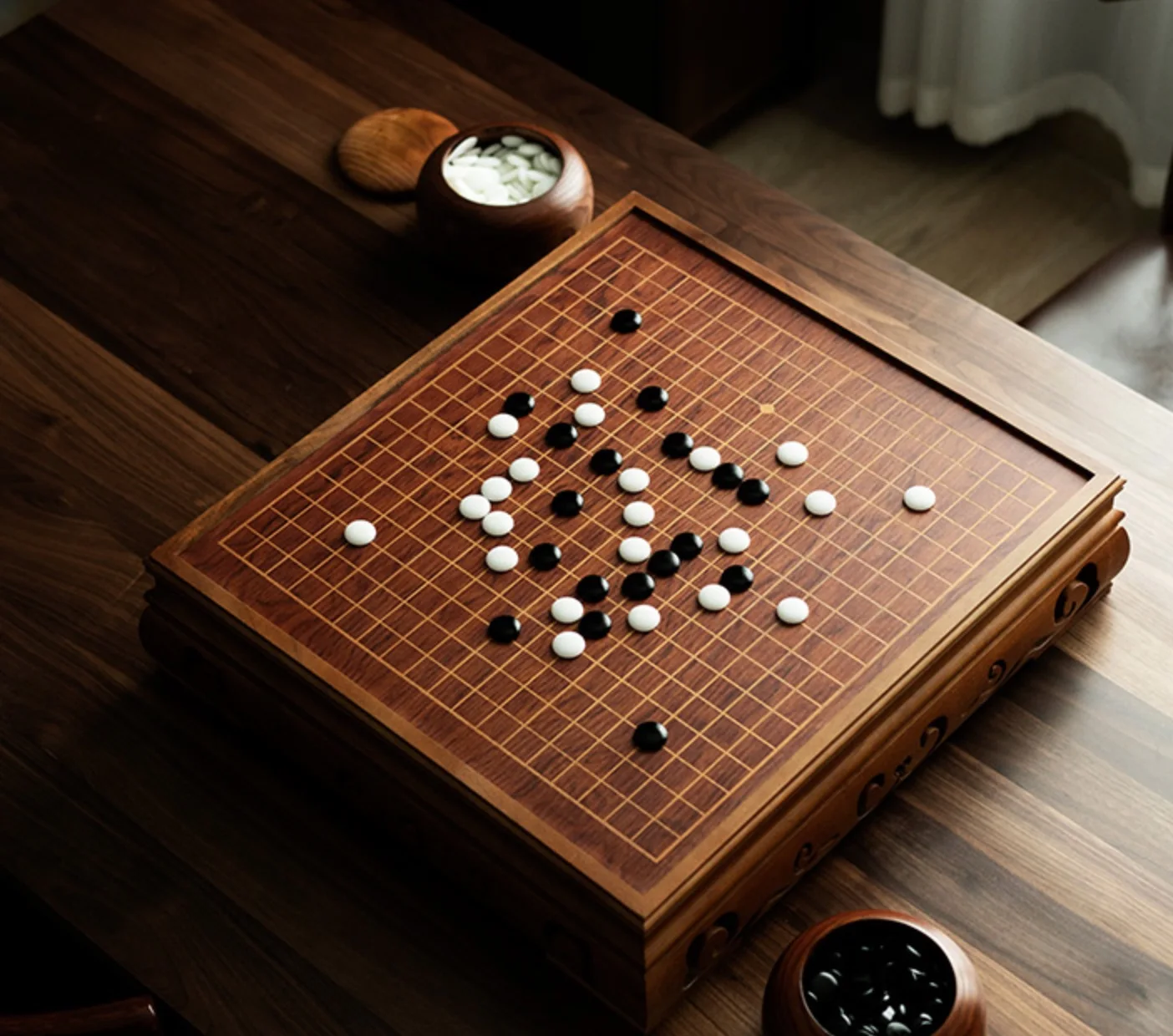 Go Weiqi 바둑판 전체 세트, 체스 조각 포함.