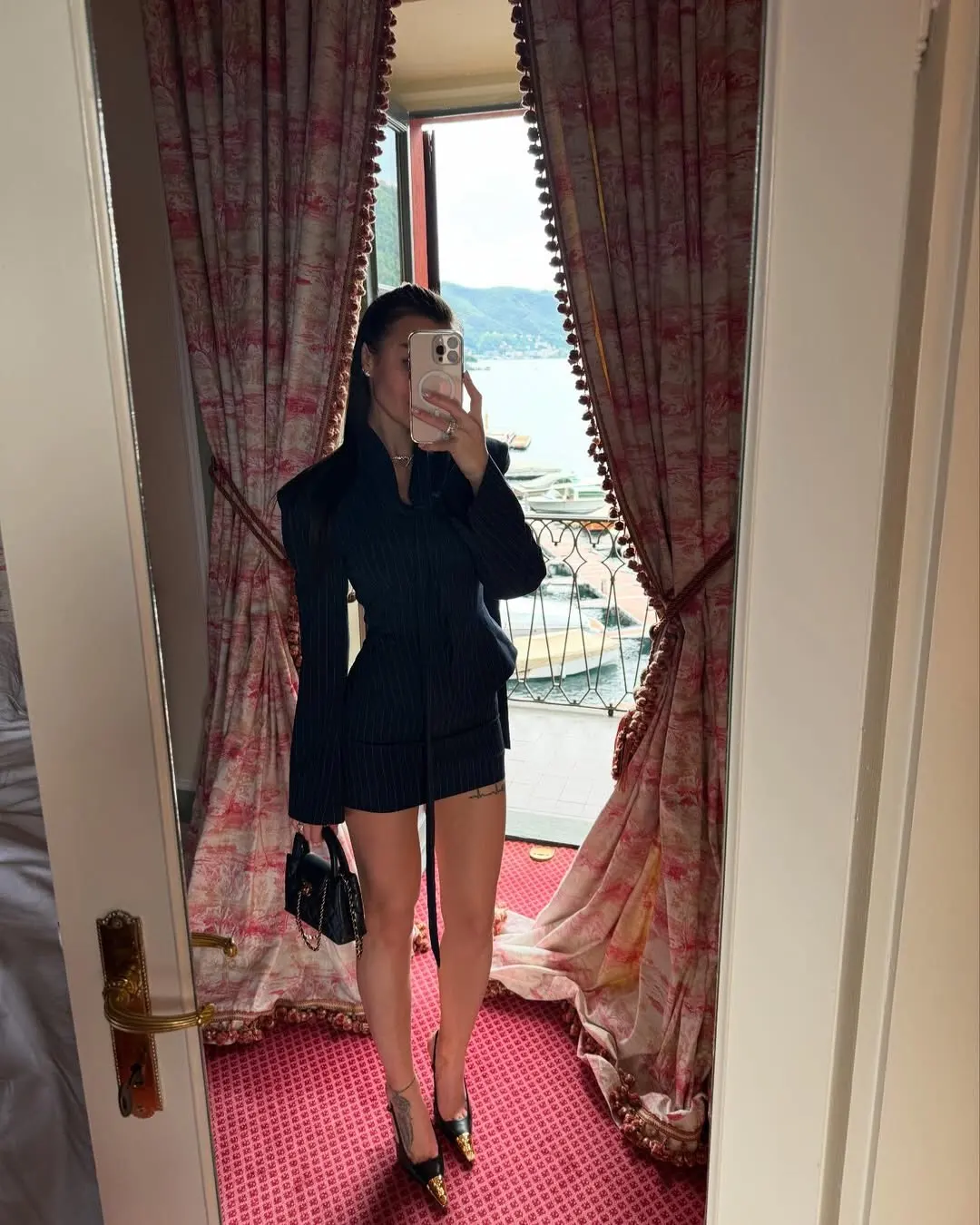 Chic 3-Piece Women's Dress Set with V-Neck Blazer & Skirt photo review