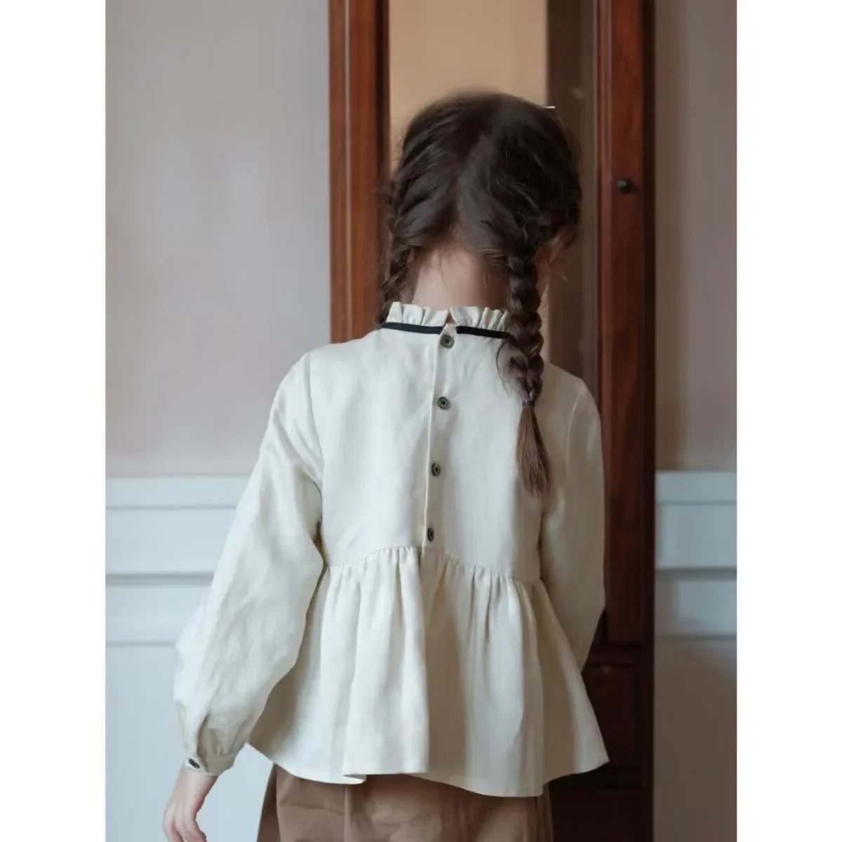 Girls' White Shirt Casual British Top Long Sleeve Lace Neck Shirt Baby Girl Autumn Children's Versatile Solid Color Top