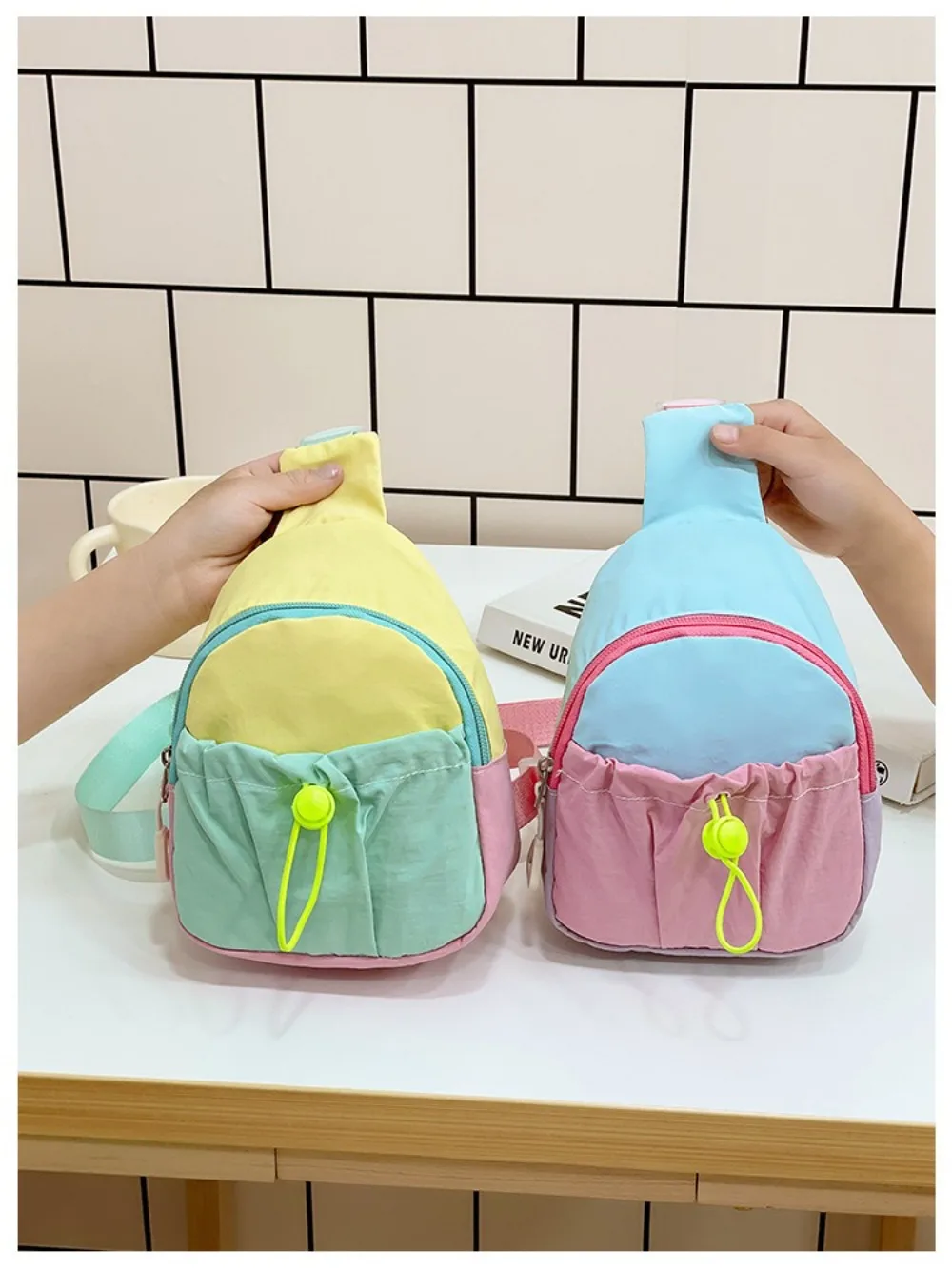 Niedliche Nylon-Brusttasche für Kinder, Farblich Abgestimmte Leichte Schultertasche, Umhängetasche für Outdoor-Aktivitäten – Detail 4