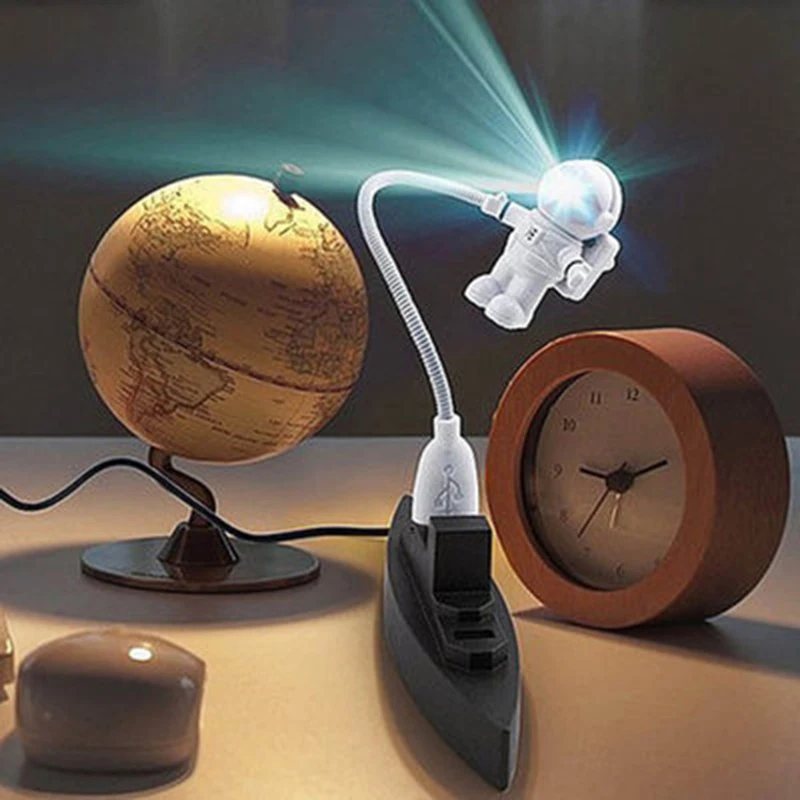 

Оригинальный астронавт, маленькая функция памяти, внешний USB-разъем, подходит для ноутбука, зарядного устройства, спальни, кабинета, лампа для чтения