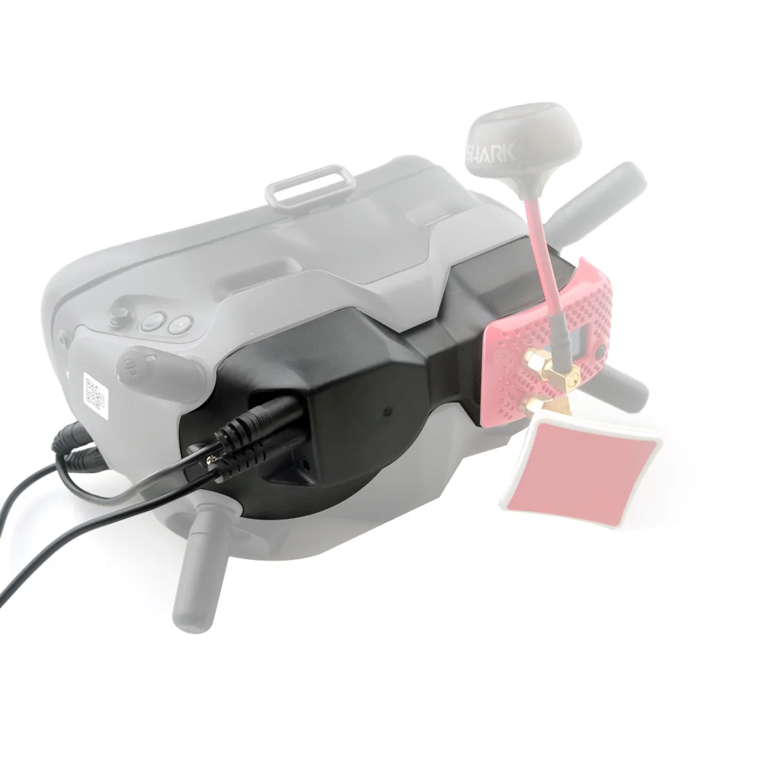 Vue latérale des six adaptateurs de charge pour drone DJI, avec connecteurs et câbles visibles.