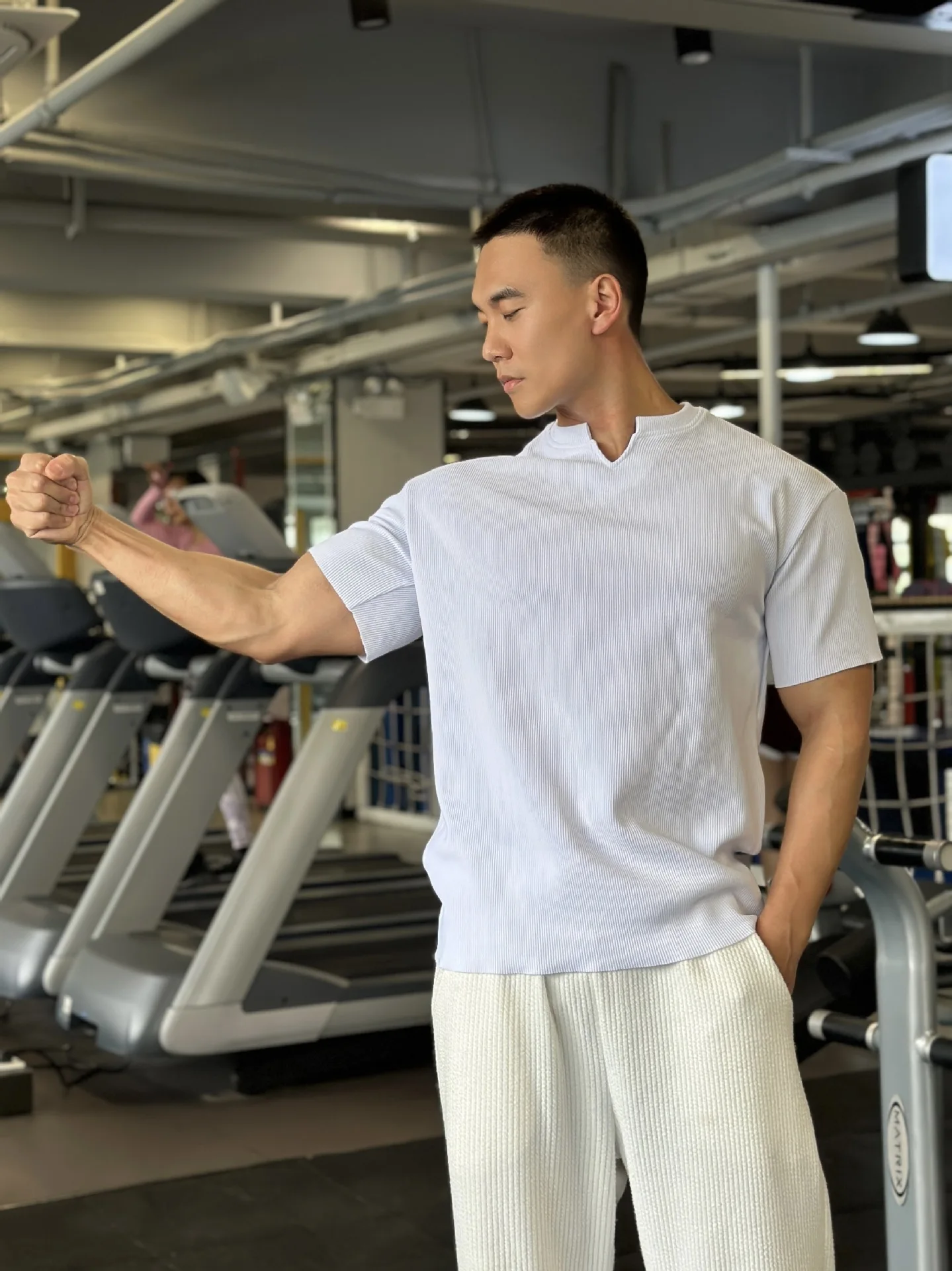 

New Spring/summer Round Neck Men's Business Casual Short Sleeved Trendy Large Size Loose And Comfortable V-neck T-shirt