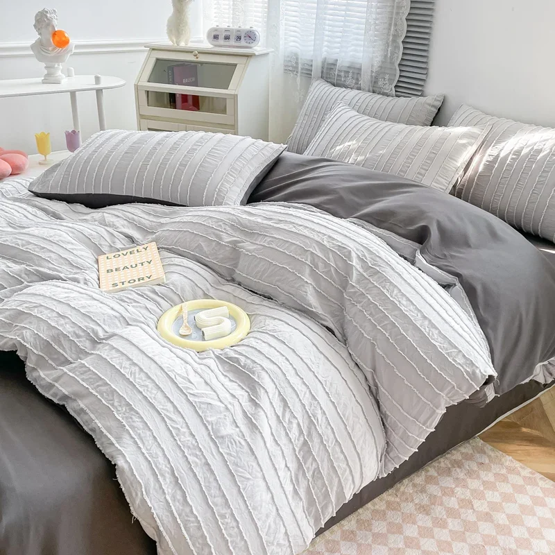

150/180/200CM Grey Simple Stripe Brushed Bed Sheet Duvet Cover Pillowcase Four-piece Spring Autumn Bedding Set M046-3