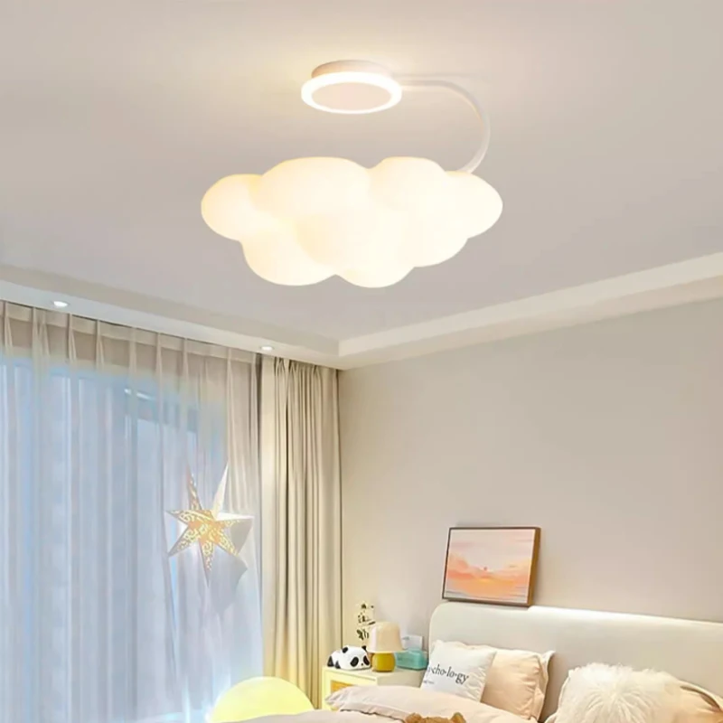 子供部屋のシャンデリア,雲の形をしたロマンチックなランプ,シンプルで