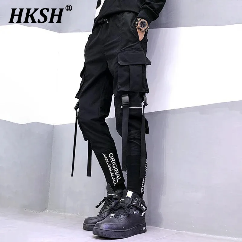 

HKSH Spring Summer New Men's Tide Cargo Pants Embroidered Jogger Techwear Pockets Gothic Hip Hop Streetwear Dark Overalls HK0182