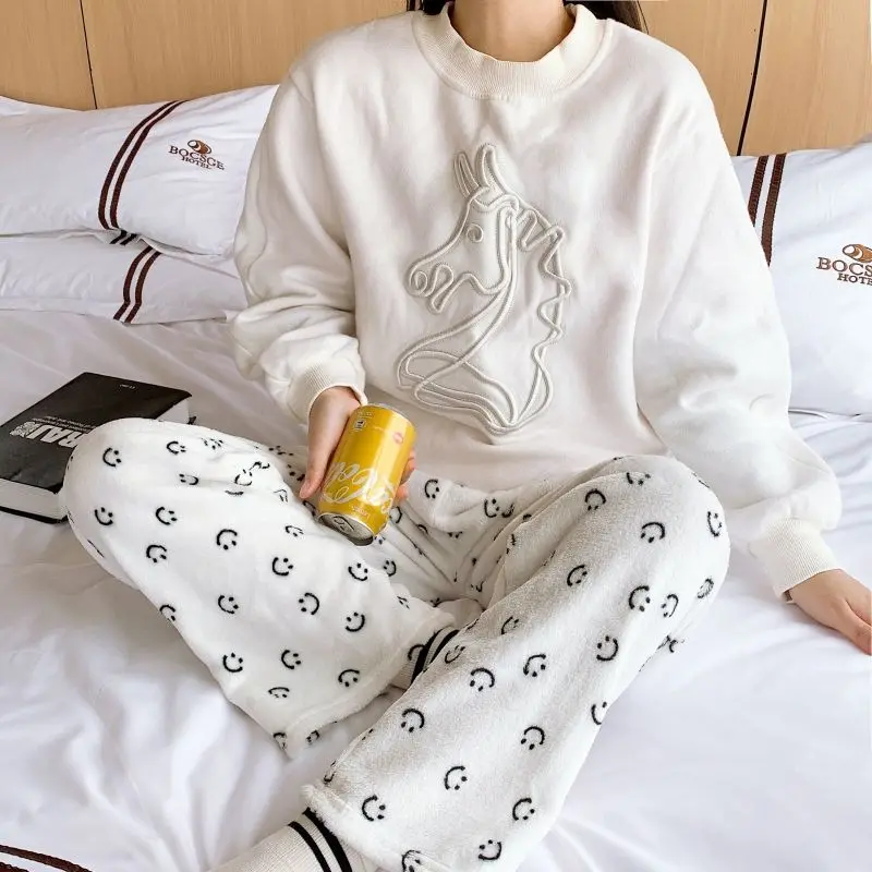 Harajuku Kawaii Smiling Coral Velvet Plush Sleepwear For Women White Winter Fur Fuzzy Pjs Pajamas Long Pants Y2k Home Wear Girls