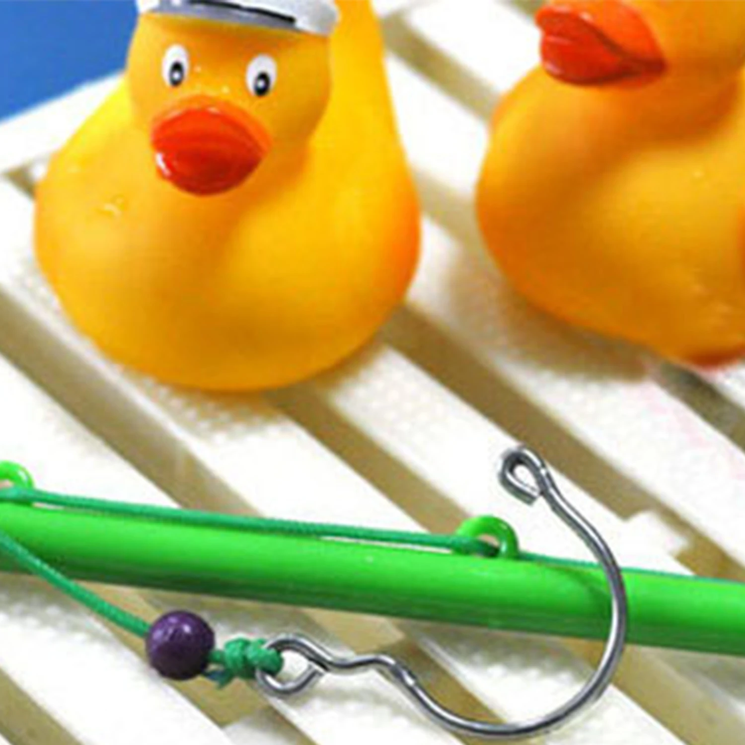 8 Pcs Bathtub Toy Duck Fishing Game - 2 toy fishing rods and 6 rubber ducks - teach numbers 3