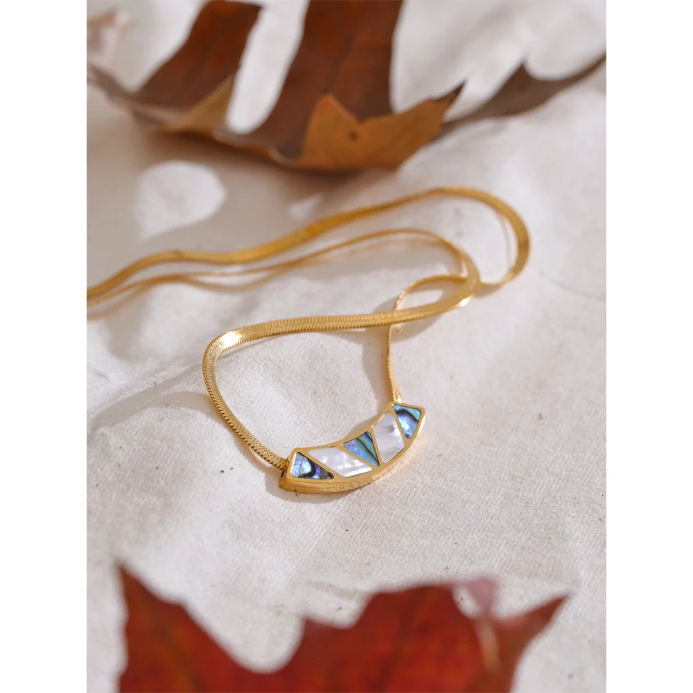 Yhpup Shell Necklace Stainless Steel Golden PVD Accessories