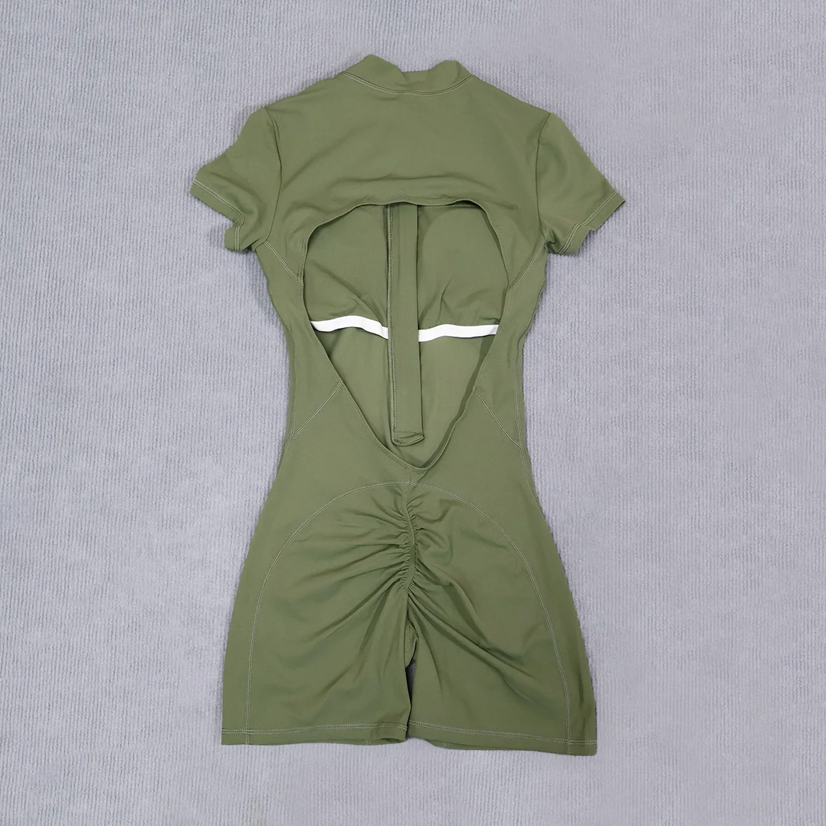 Damen Sommer Gym Jumpsuit Atmungsaktive Outdoor-Activewear mit Halb-Reißverschluss V-Rücken-Design Po-Lifting Fitness Sportoutfit – Detail 19