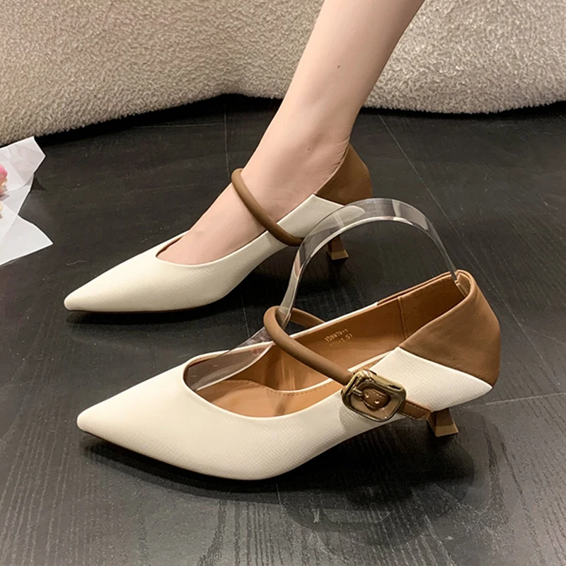 2023 New Fashion Pointed Sandals Feminine Fashion Buckle Strap Square Heel Patent Leather Women's Shoes Baotou Sandals Zapatos