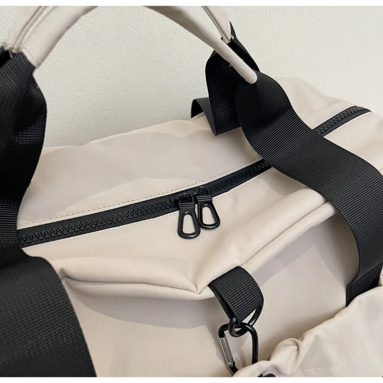 Large Travel Bag - Spacious, Lightweight & Durable. with Adjustable Strap & Pockets. Perfect for Travel & Commute Сумка Женская