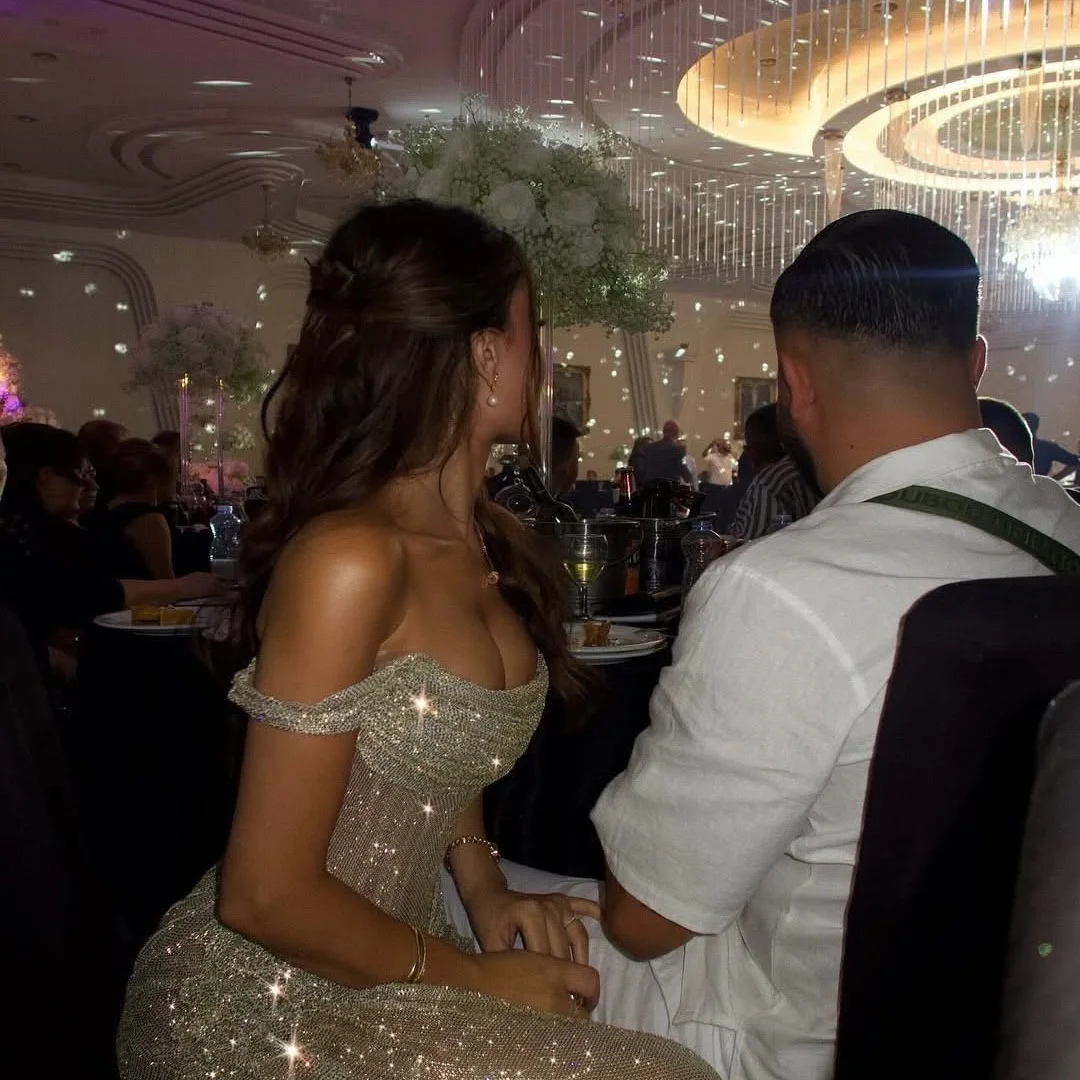 فستان بيلا مخصص بالترتر الأخضر قبالة الكتف رداء السهرة بدون حمالات بدون ظهر للحفلات بطول الأرض للحفلات الراقصة 2025