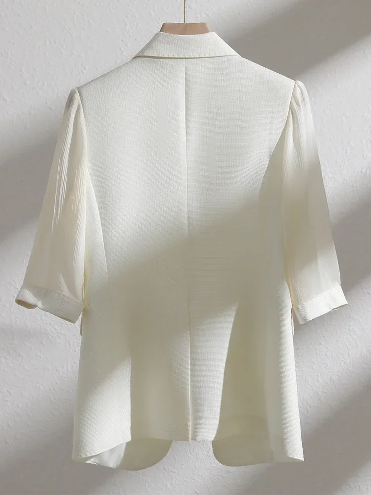 Рисунок 2 - Женский блейзер с полурукавами