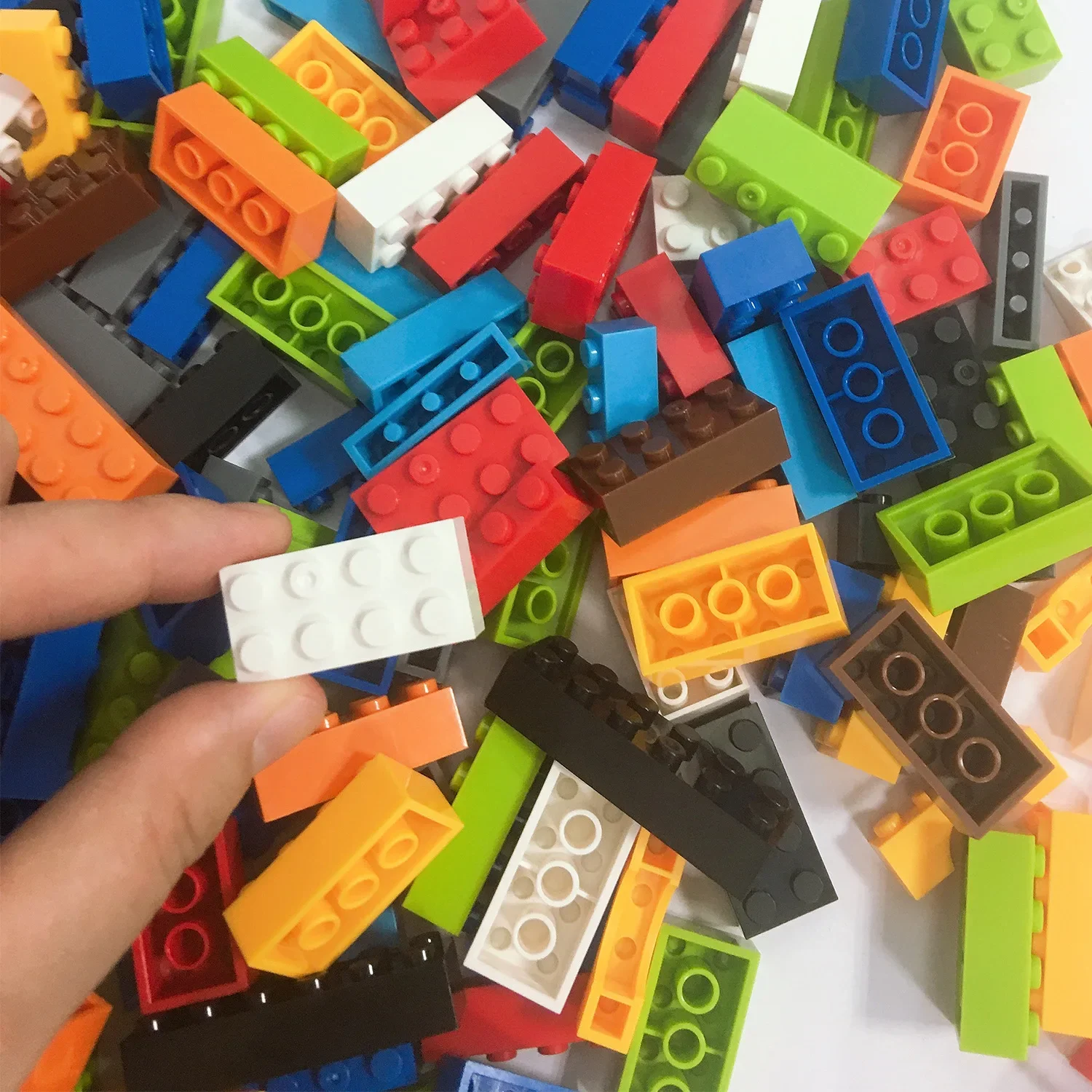Random DIY Creative Building Blocks Bulk Set Urban Classic Building Blocks Assembled Birthday Gift Children's Educational Toys - 4