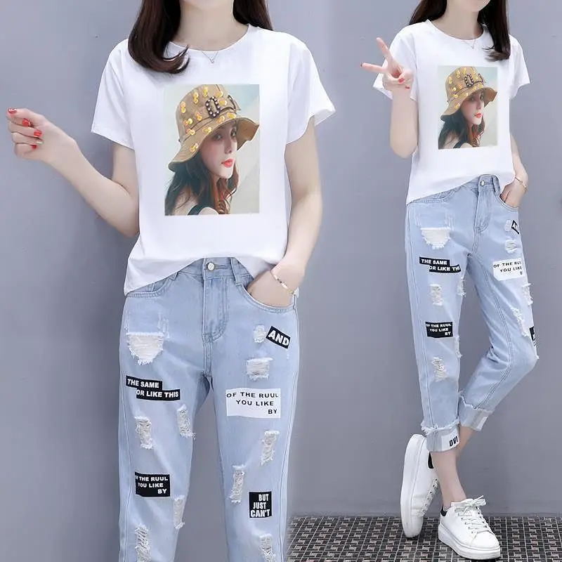 Spring/Summer 2024 New Korean Printed Short Sleeved T-shirt+distressed Cropped Jeans Age Reducing Two-piece Set