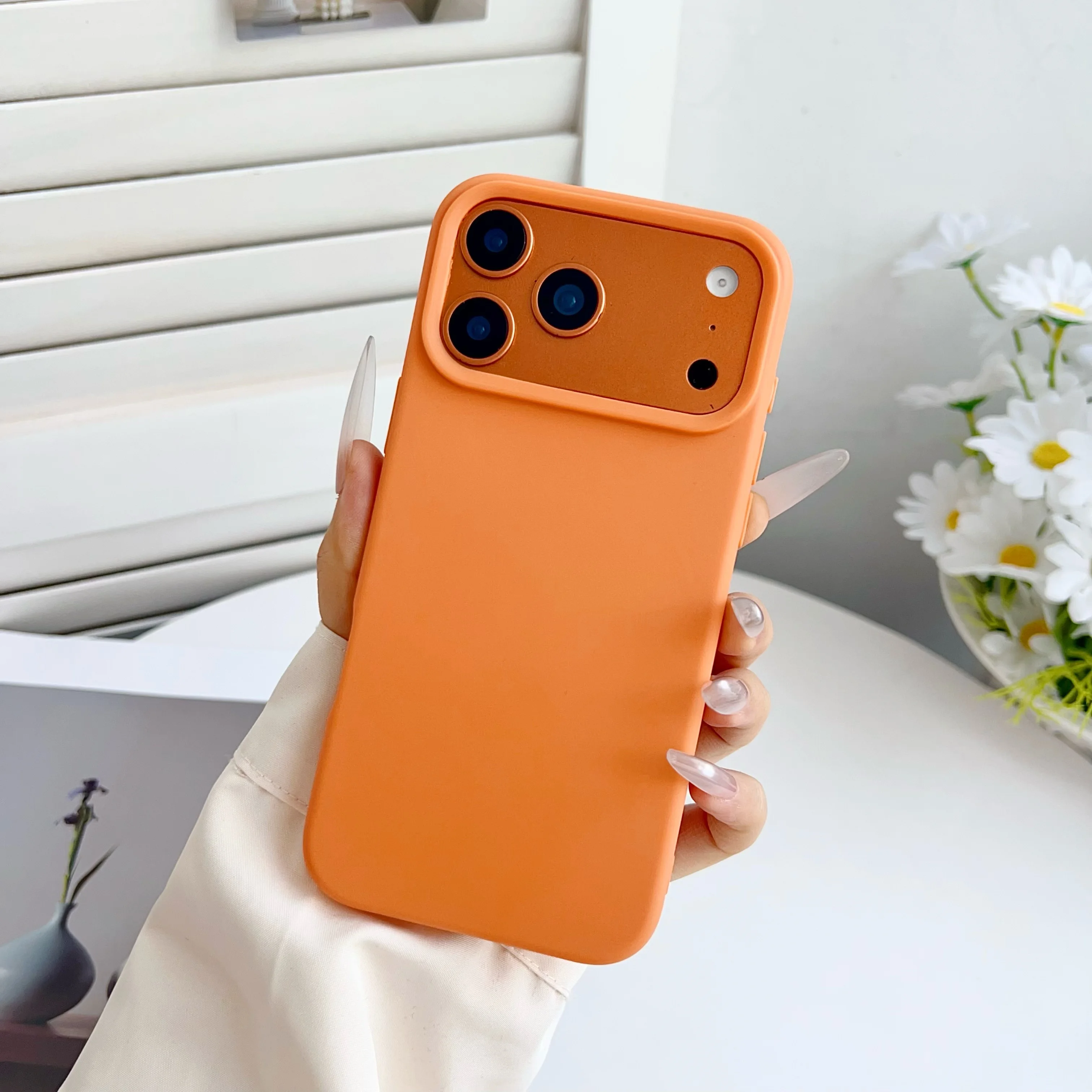 ตัวเลือกสินค้า เคสซิลิโคนสีส้มด้านกันกระแทก iPhone 17 Pro Max