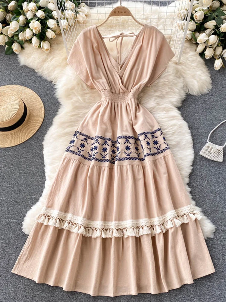 

Summer Bohemian Dress V-neck Retro Ethnic Embroidered Fringe Large Swing Mid Length Holiday Dress GD703