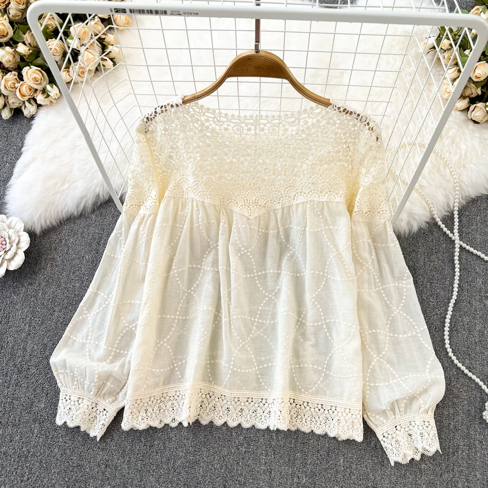 

Autumn New Design Sense Round Neck Long Sleeve Hollow Embroidery Loose Temperament Age-reducing Chic Jacket