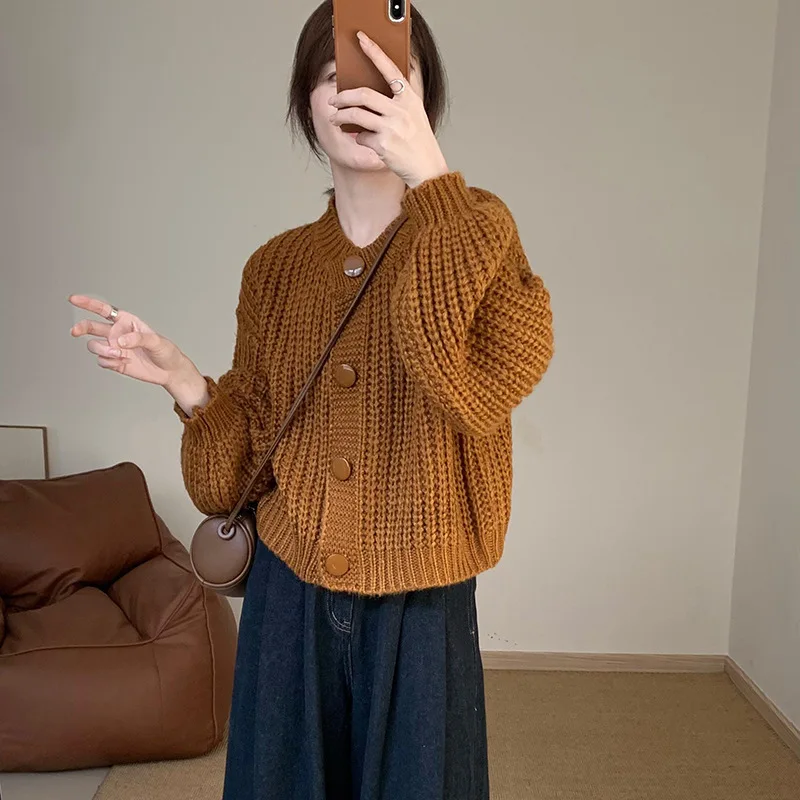 

2023 Autumn New Lazy Style Candy Color Short Sweater Korean Version Of Casual Fashion All Round Neck Top Knitwear 104