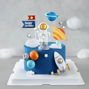Astronaut Space Cake Topper 1