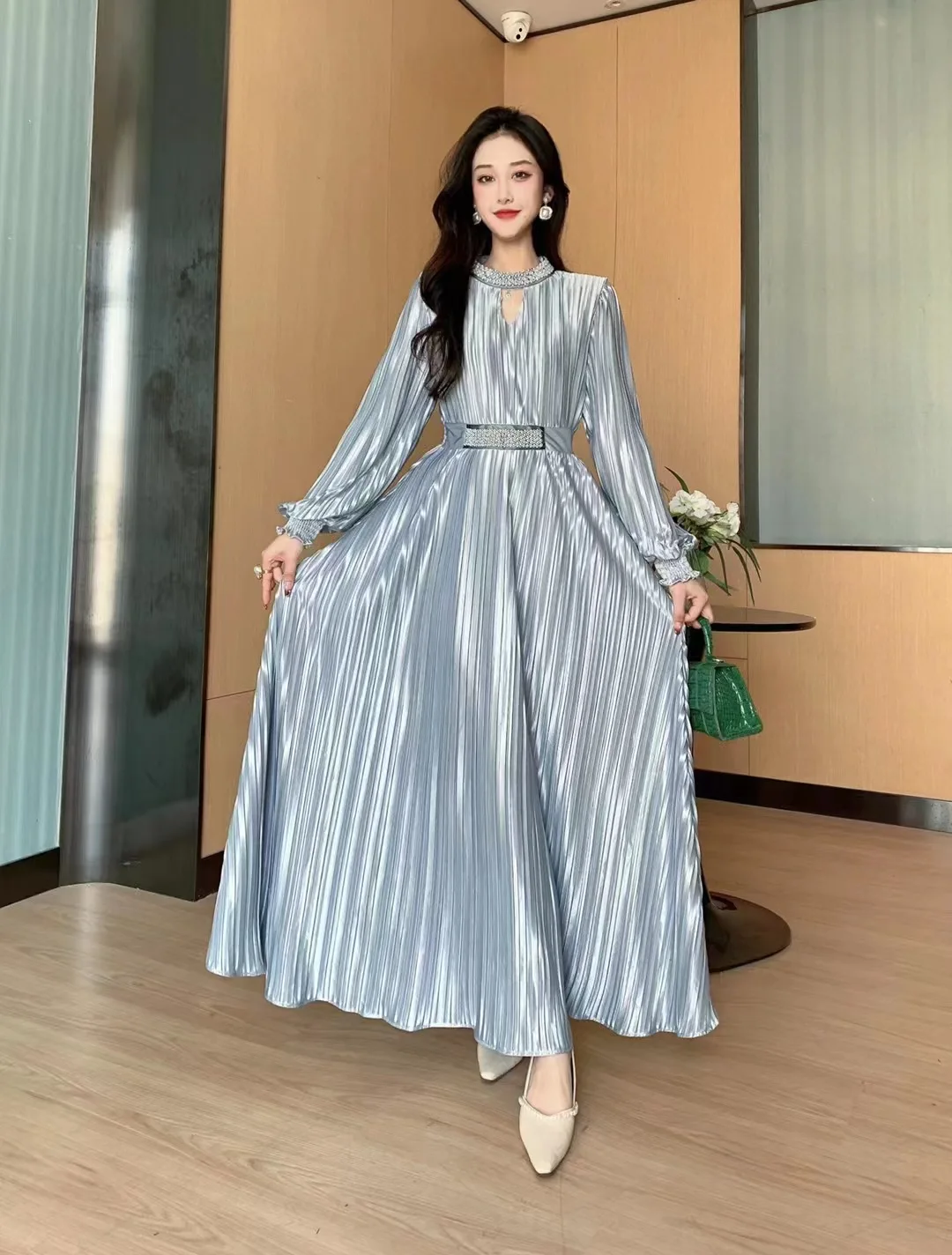 

2024 High End Round Neck Lantern Long Sleeved Waist Cinched Pleated Studded Pearl Style Dress for Women Long Dresses