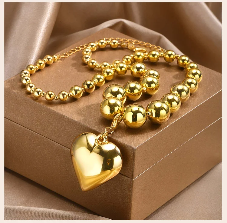 Chunky Heart Pendant Choker Necklace for Women, Oversize Beaded Chain Stylish Jewelry