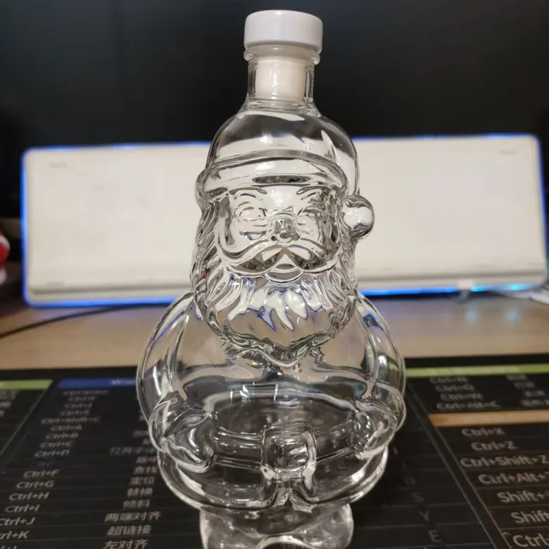 Santa Claus Whiskey Decanter Bottle - Convenient and Practical Home Bar Accessory for Stylish  Entertaining Interesting
