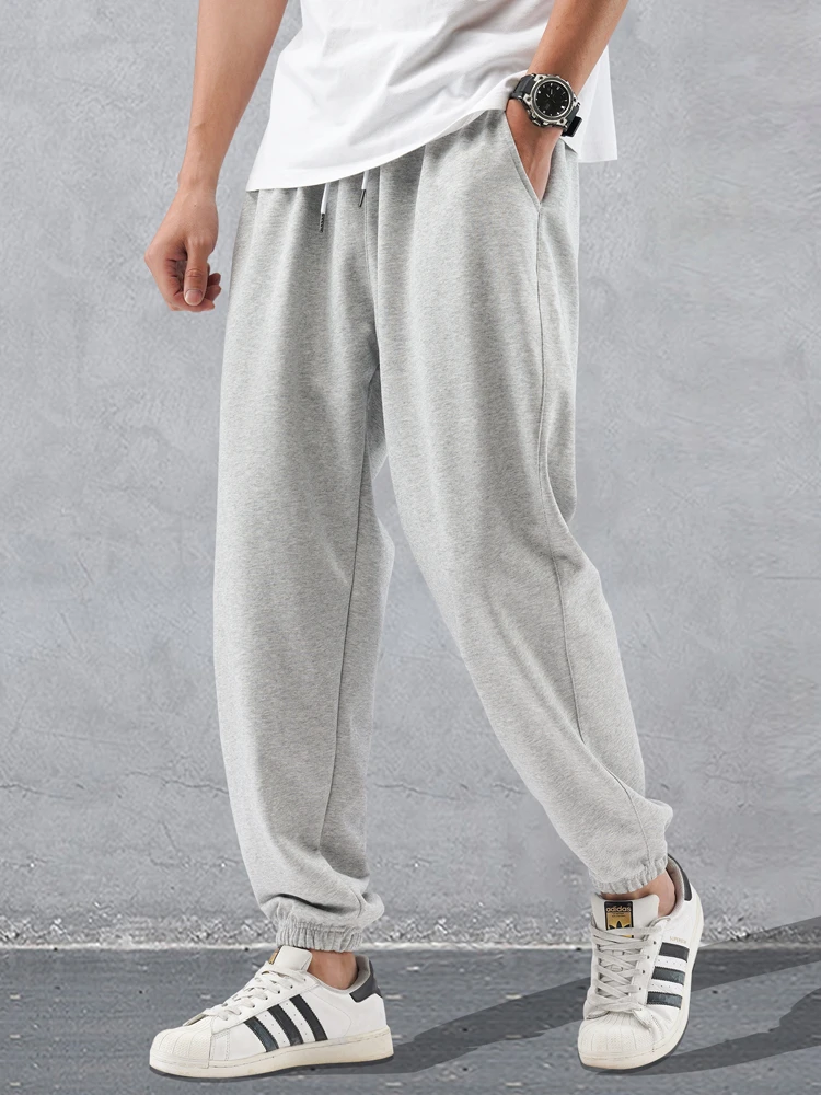 baggy sweatpants