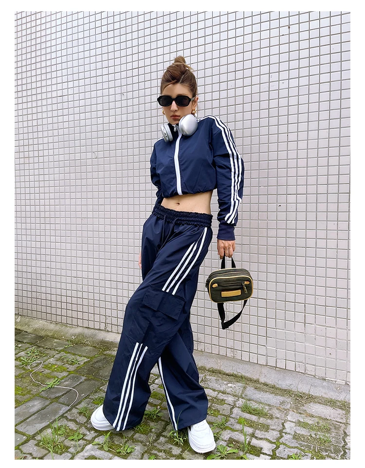 Women Striped Training Tracksuit Set With Double Zip Jacket And Drawstring Cuff Straight Leg Pockets Detail